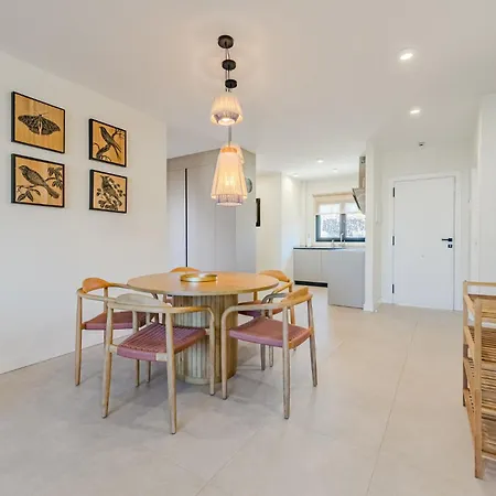 펜션 Exclusive New Townhouse In Playa Paraiso 아데제